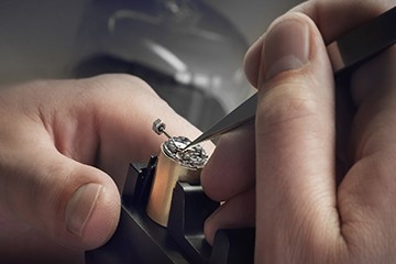 上海劳力士腕表不走官方售后维修